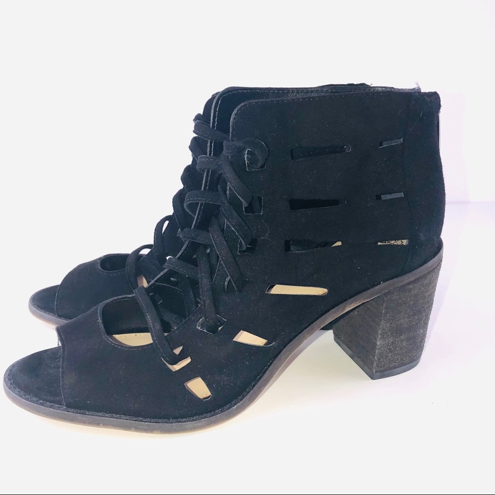 Vince Camuto Lace Up sandal